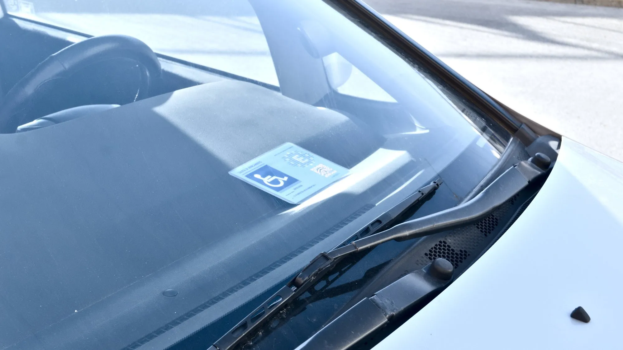Rząd zmieni przepisy o kartach parkingowych dla osób z niepełnosprawnościami. Powodem nowe regulacje UE