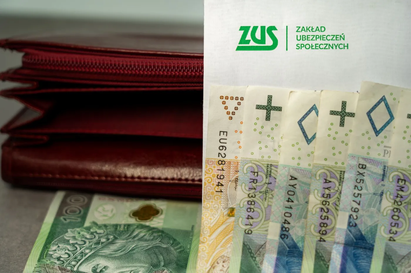 Czy 40 lat stażu pracy to gwarancja godnej emerytury? Wyjaśniamy wyliczenia ZUS