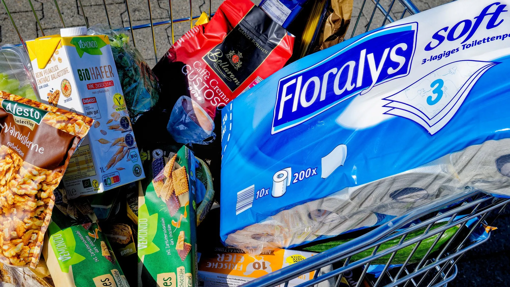 Polacy zwiększają zapasy. Co czwarty z nas gromadzi więcej żywności