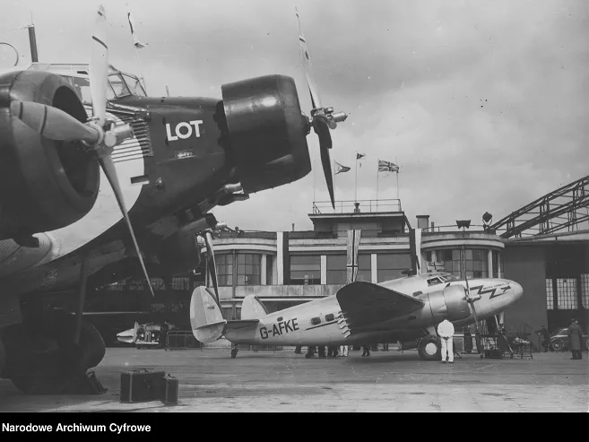 Przekrojowa wystawa z okazji 85-lecia Lotniska Chopina już otwarta dla zwiedzających