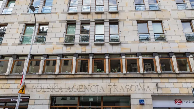 "Komuna wróciła w pełnej okazałości". Rzecznik PiS o decyzji szefa MKiDN ws. TVP, PR i PAP