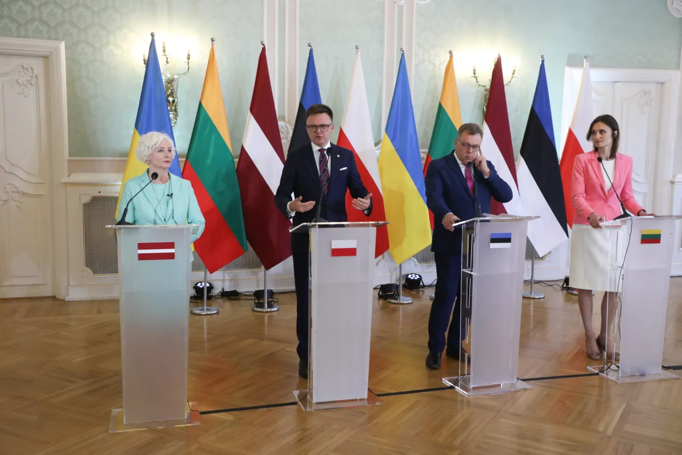 Viktorija Czmilyte-Nielsen, Szymon Hołownia, Lauri Hussar i Daiga Mierina