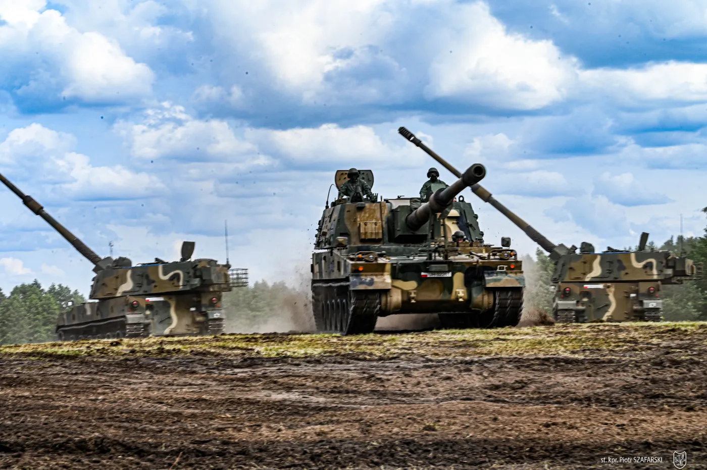 Armatohaubice samobieżna K9A1 Thunder w trakcie szkolenia poligonowego.