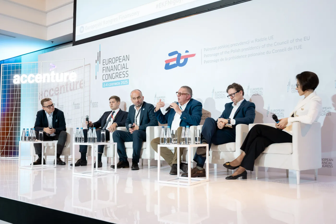 Klient bankowości. Znaczenie kontaktu osobistego w cyfrowej przyszłości