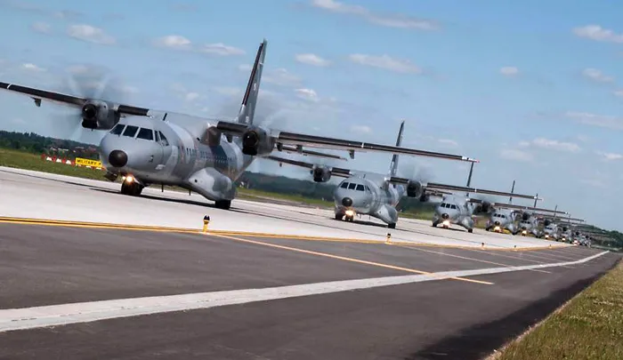 C-295 CASA może wziąć na pokład do 71 żołnierzy lub nawet 9 ton ładunku.