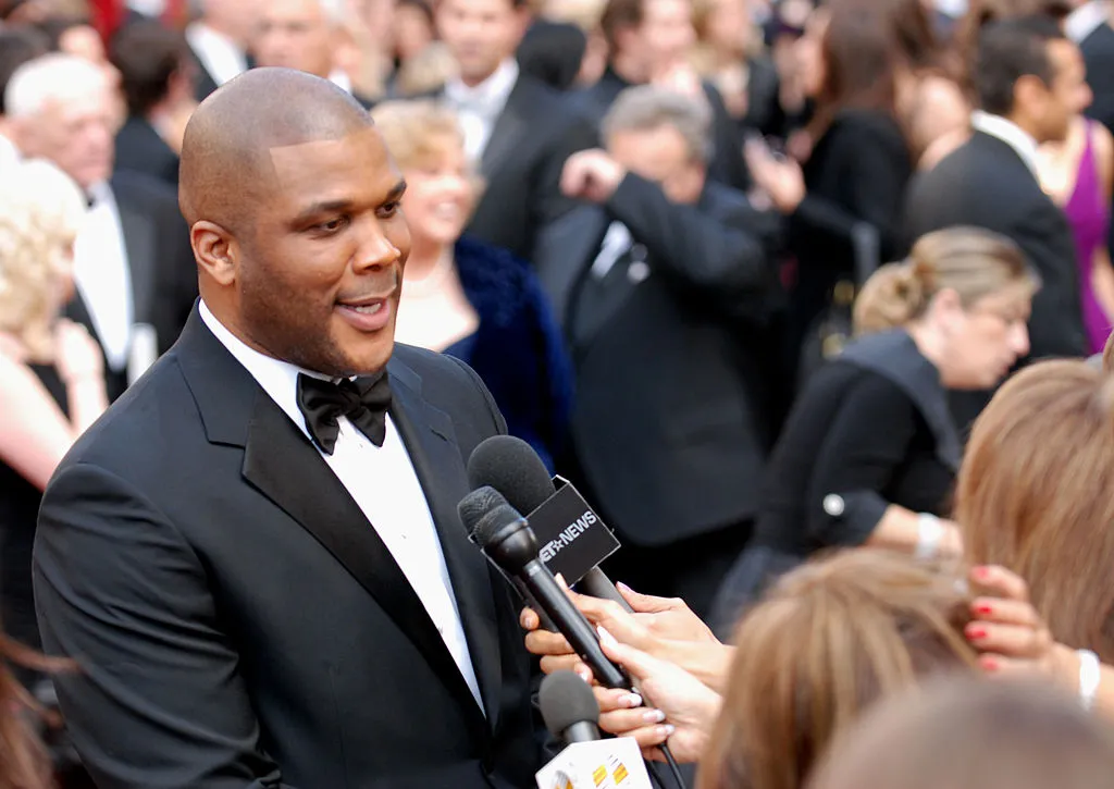 970029-1024px-82nd-academy-awards-tyler-perry-army-mil-66455-2010-03-09-180359.jpg