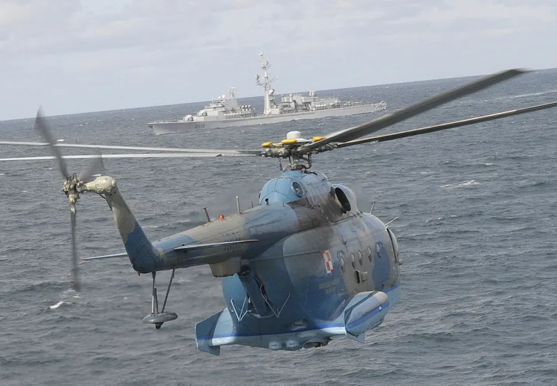 Mi-14PŁ to śmigłowiec służący do zwalczania okrętów podwodnych przeciwnika.