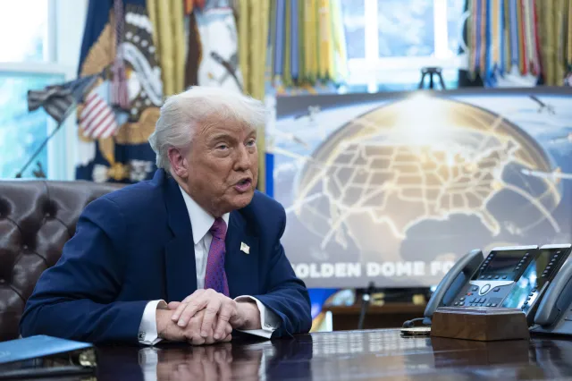 Trump lekceważy ruchy Rosji przy granicy z NATO.  "Wcale się się o to nie martwię"