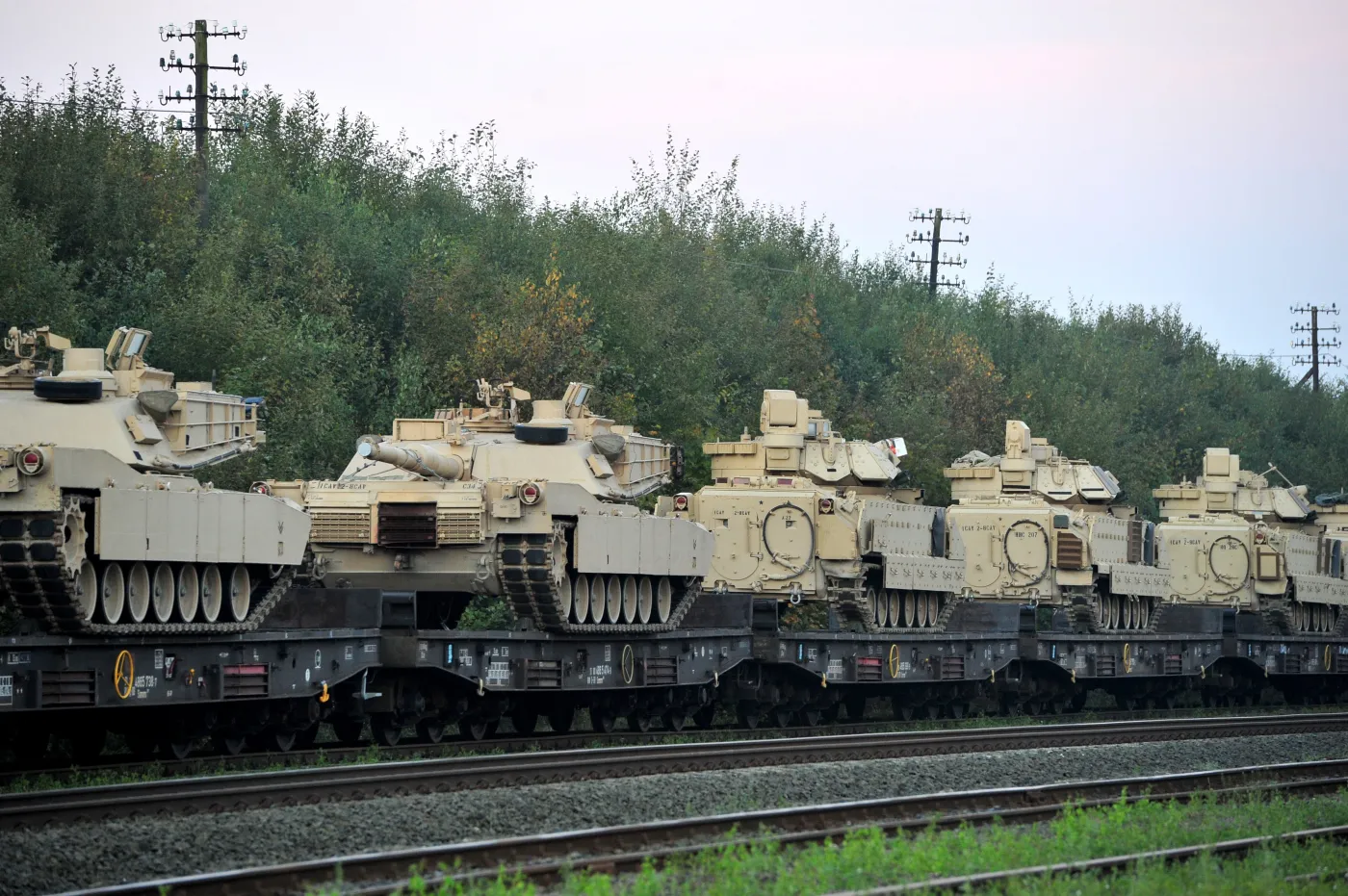 Masa czołgów z całego świata zmierza do Polski. Ktoś się wyraźnie spieszy
