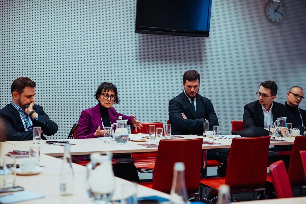 Czysty przemysł, czysty zysk? Jak Europa i Polska mogą wygrać transformację