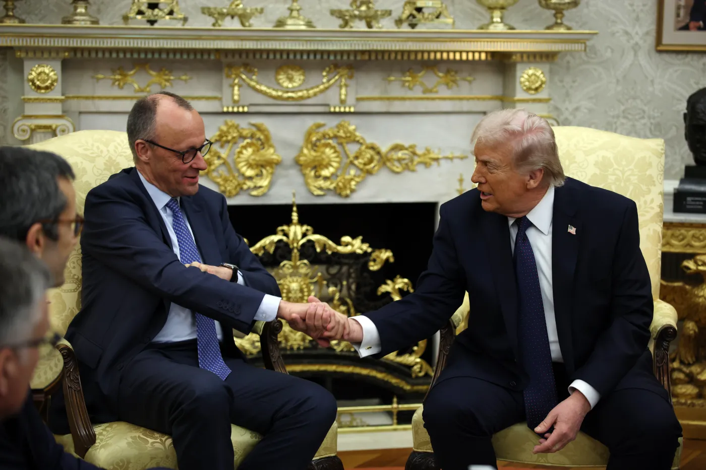 Kanclerz Niemiec jest "służalczy" wobec Trumpa? Media: "Bezzębny wojownik" zna reguły gry