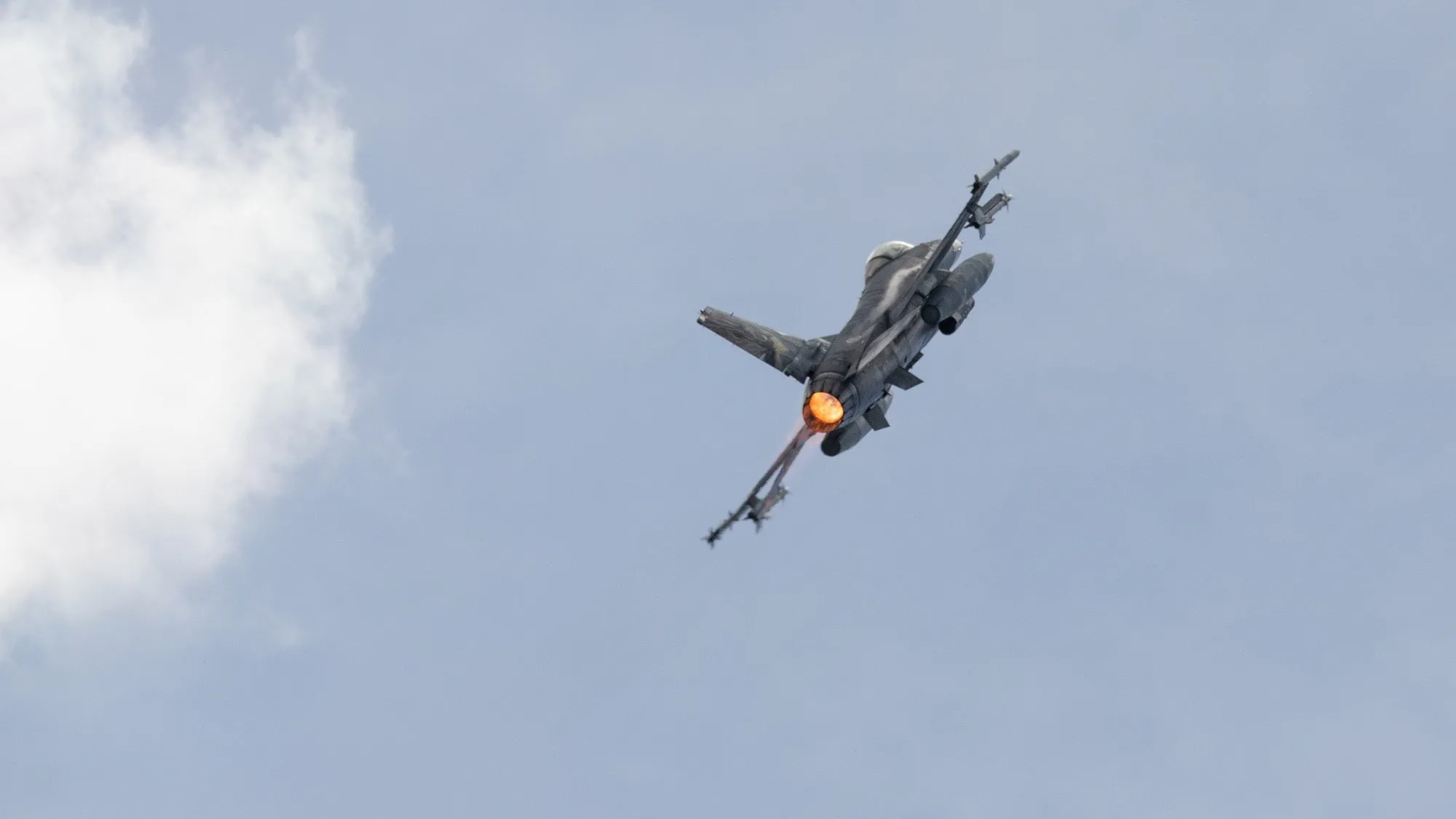 Слишком мало ли у Польши пилотов F-16? Министерство обороны высказалось