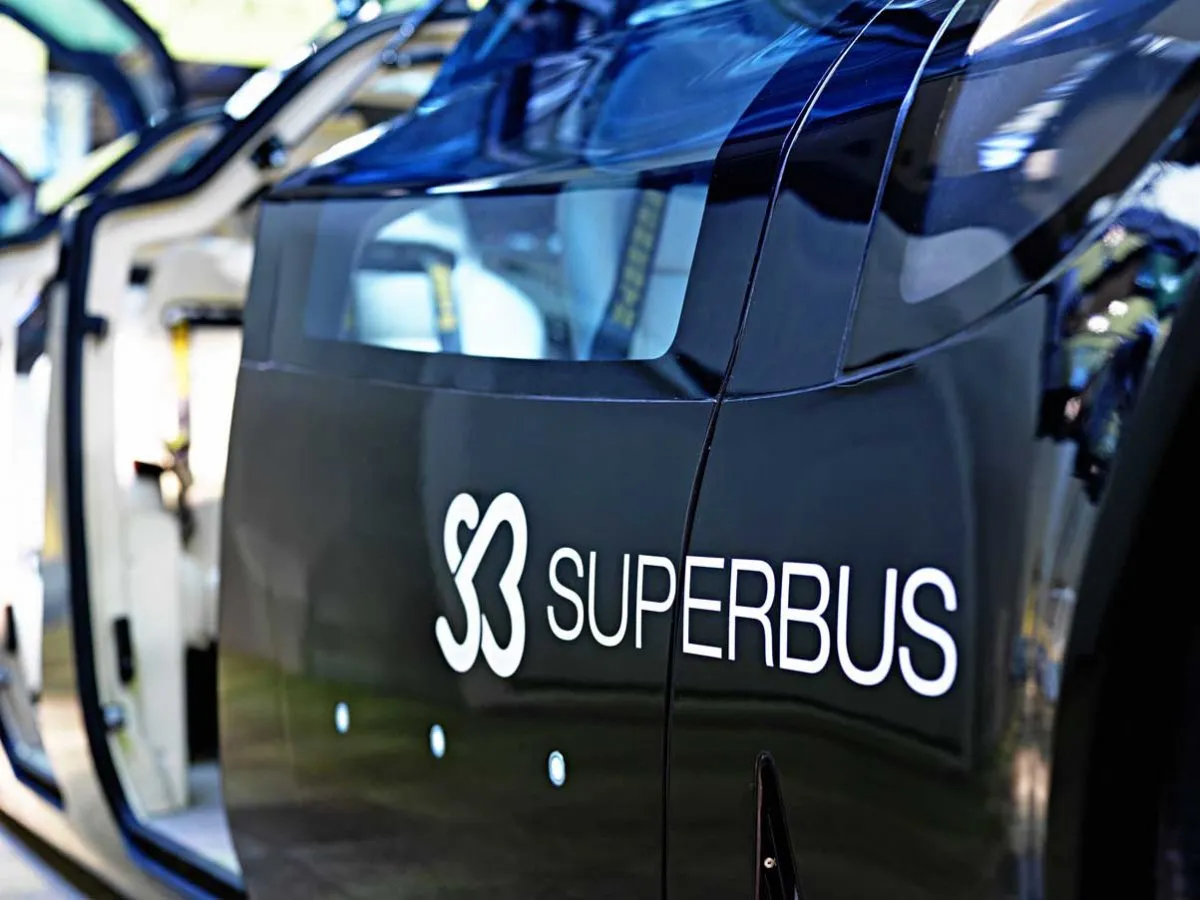 387061-superbus-rewolucyjny-autobus-o-napedzie-elektrycznym-1-fot-materialy-prasowe.jpg