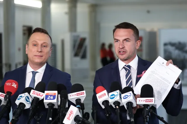 KO: Polacy płacą za prywatną ochronę prezesa PiS