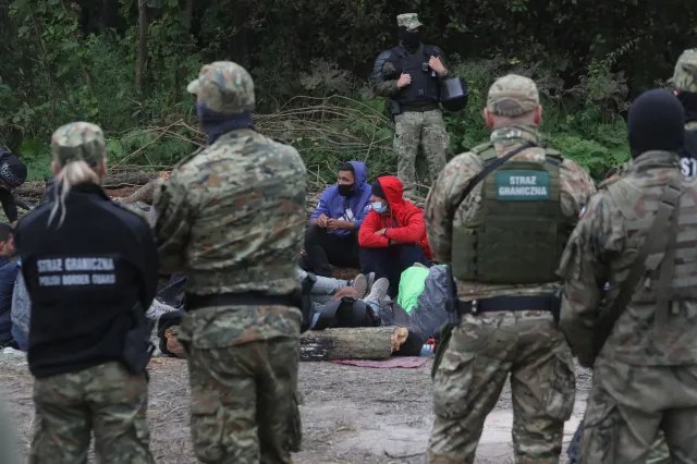 Lekarka i tłumacze chcą osobiście spotkać się z osobami koczującymi na granicy w Usnarzu Górnym
