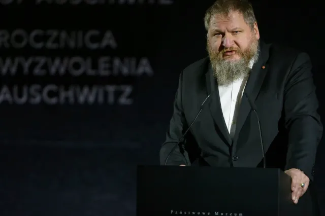 Cywiński: Świat się zmienia; stoimy na ogromnym zakręcie historii