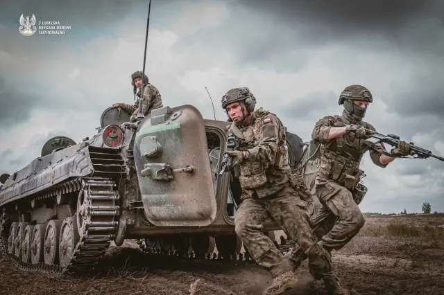 Wydatki na obronę miały wynieść 4 proc. PKB, a wyszło jak zawsze. Teraz słyszymy o kolejnych problemach