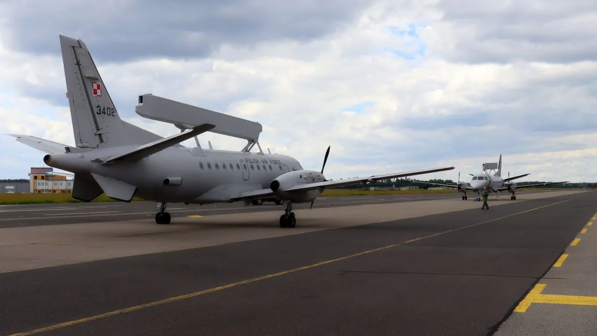 Dwa polskie samoloty Saab 340 AEW Erieye w Bazie Lotnictwa Marynarki Wojennej.