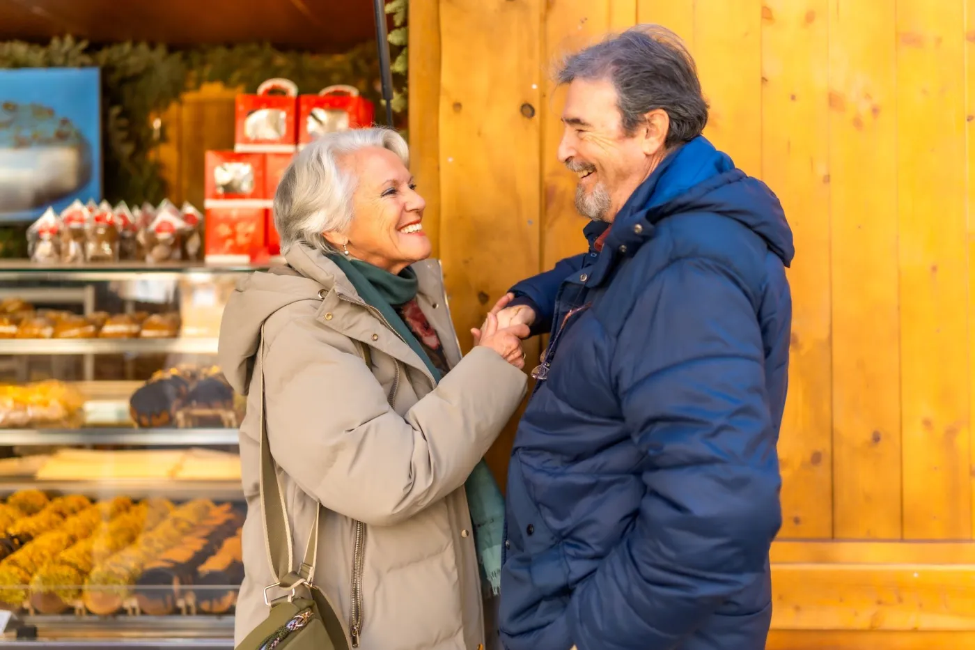 Legitymacja emerycka i Karta Seniora 2026 - zniżki, ulgi i przywileje dla osób po 60. roku życia. Dowiedz się, co Ci przysługuje?