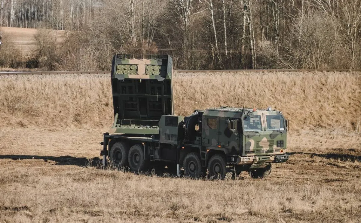 Jelcz z napędem 8x8 uzbrojony w wyrzutnię Homar-K, czyli koreańską K239 Chunmoo