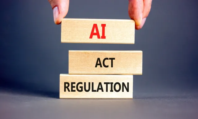 AI Act uderzy w firmy już od sierpnia 2026. HR, banki i ubezpieczenia są na pierwszej linii