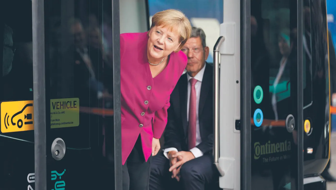 Eurozona wydobywa się z przepaści