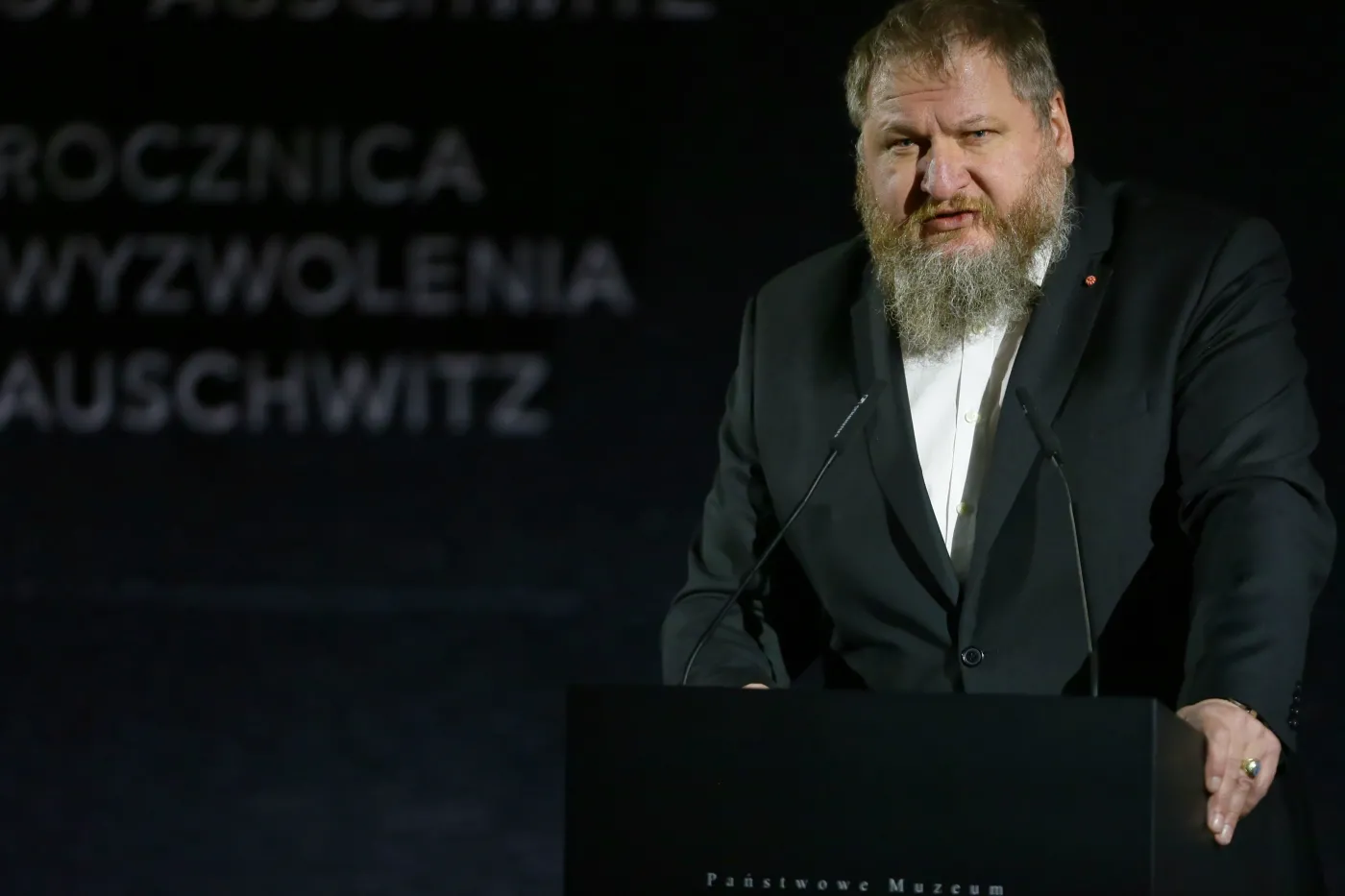 Cywiński: Świat się zmienia; stoimy na ogromnym zakręcie historii