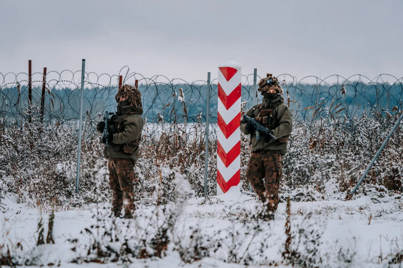 Żołnierze nie będą już marznąć. Pierwsze kurtki zimowe pojawiły się na granicy