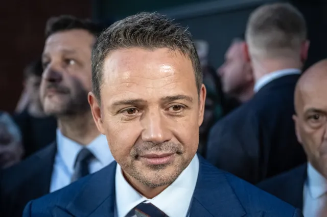 Piwo, które wstrząsnęło polską polityką. Trzaskowski, Sikorski i Mentzen przy jednym stole!