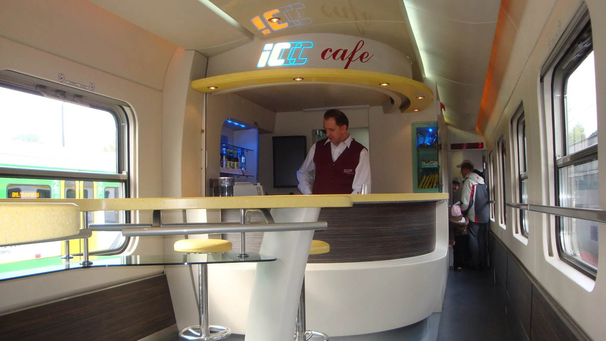 Czekają nas duże zmiany w PKP Intercity. Nowe wagony Wars i strefy gastronomiczne na trasach
