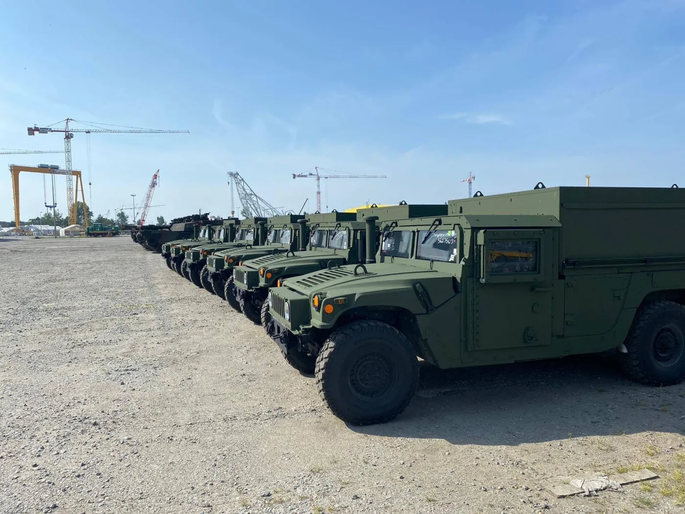 Wraz z czołami M1A1 Abrams do Polski trafiły także m.in. wozy warsztatowe M1152A1B2 HMMWV.