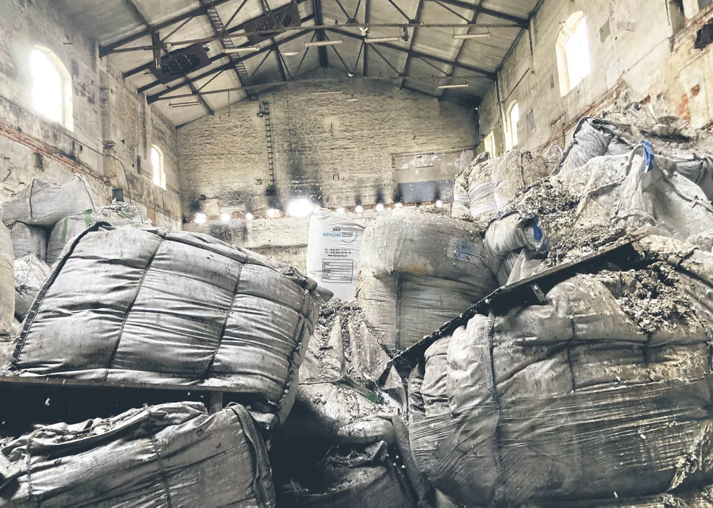 Śmieci na peryferiach. Czy mamy szansę pozbyć się niechcianych odpadów?