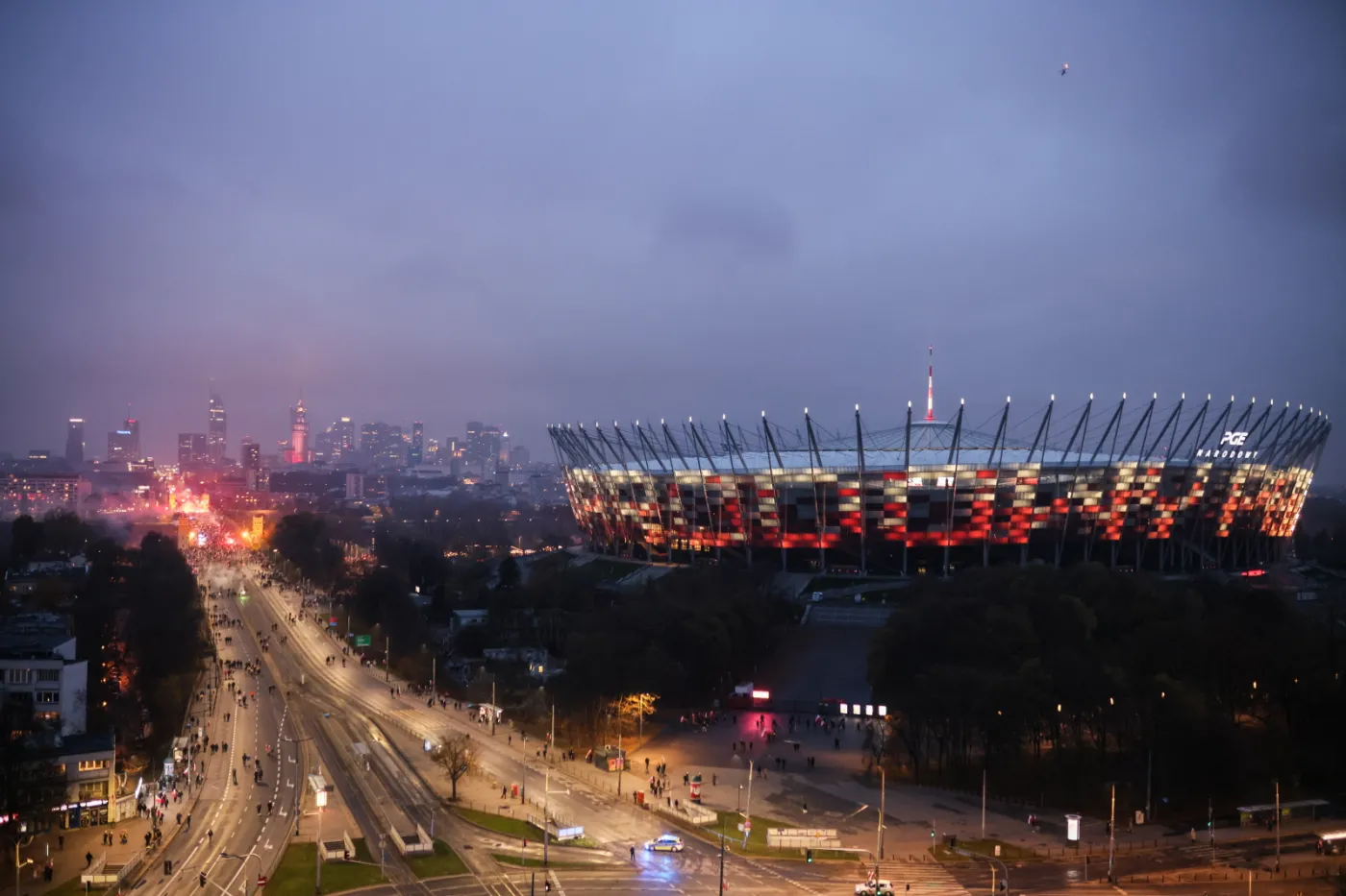 Warszawa po Marszu Niepodległości: Tramwaje są już na swoich trasach. Autobusy wracają na Aleje Jerozolimskie
