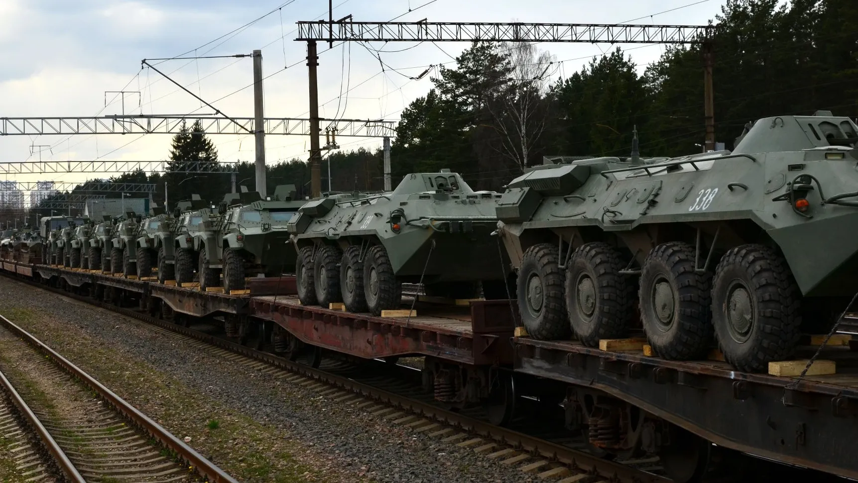 Ogromne transporty broni z Białorusi do Rosji. Śledztwo ujawniło przygotowania do inwazji