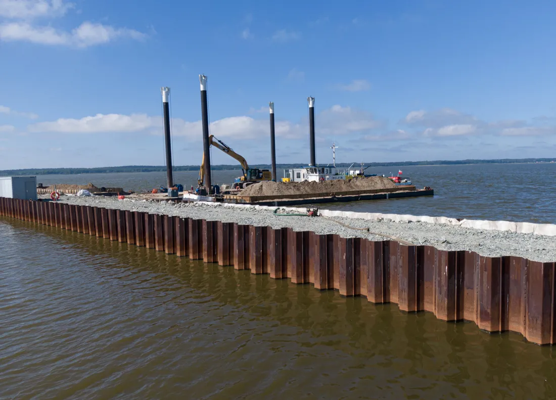 przekop-mierzei-wislanej-budowa-sztucznej-wyspy-na-zalewie-wislanym-zrodlo-grupa-ndi-besix-37168297.jpg