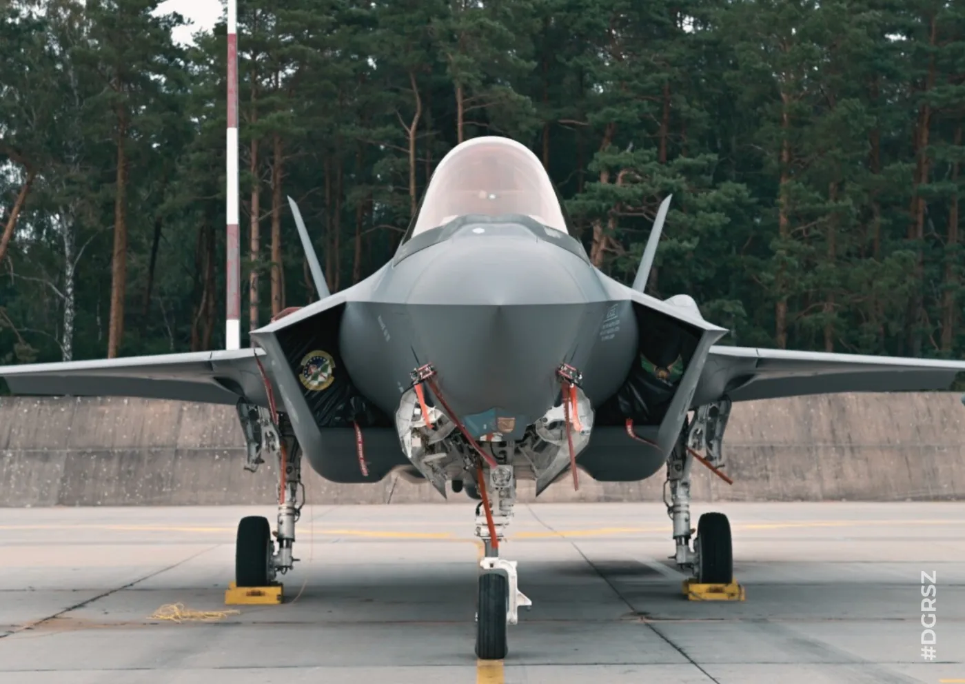 Stacjonujący w Łasku F-35A z 495. Dywizjonu Myśliwskiego Sił Powietrznych Stanów Zjednoczonych.