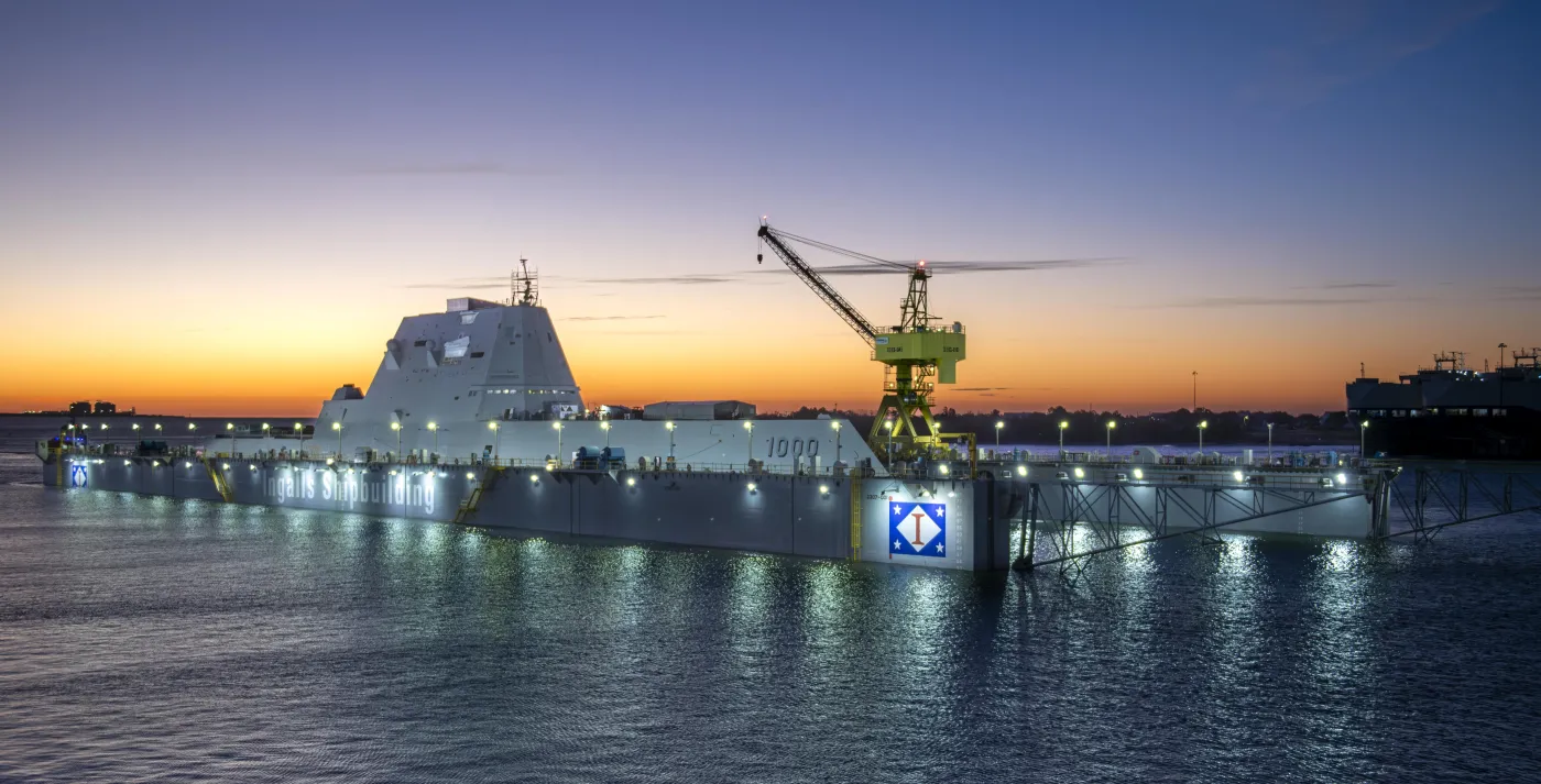 Okręt USS Zumwalt (DDG-1000) można łatwo rozpoznać z powodu charakterystycznego kształtu. To właśnie dzięki niemu jest on tak trudnowykrywalny dla radarów.