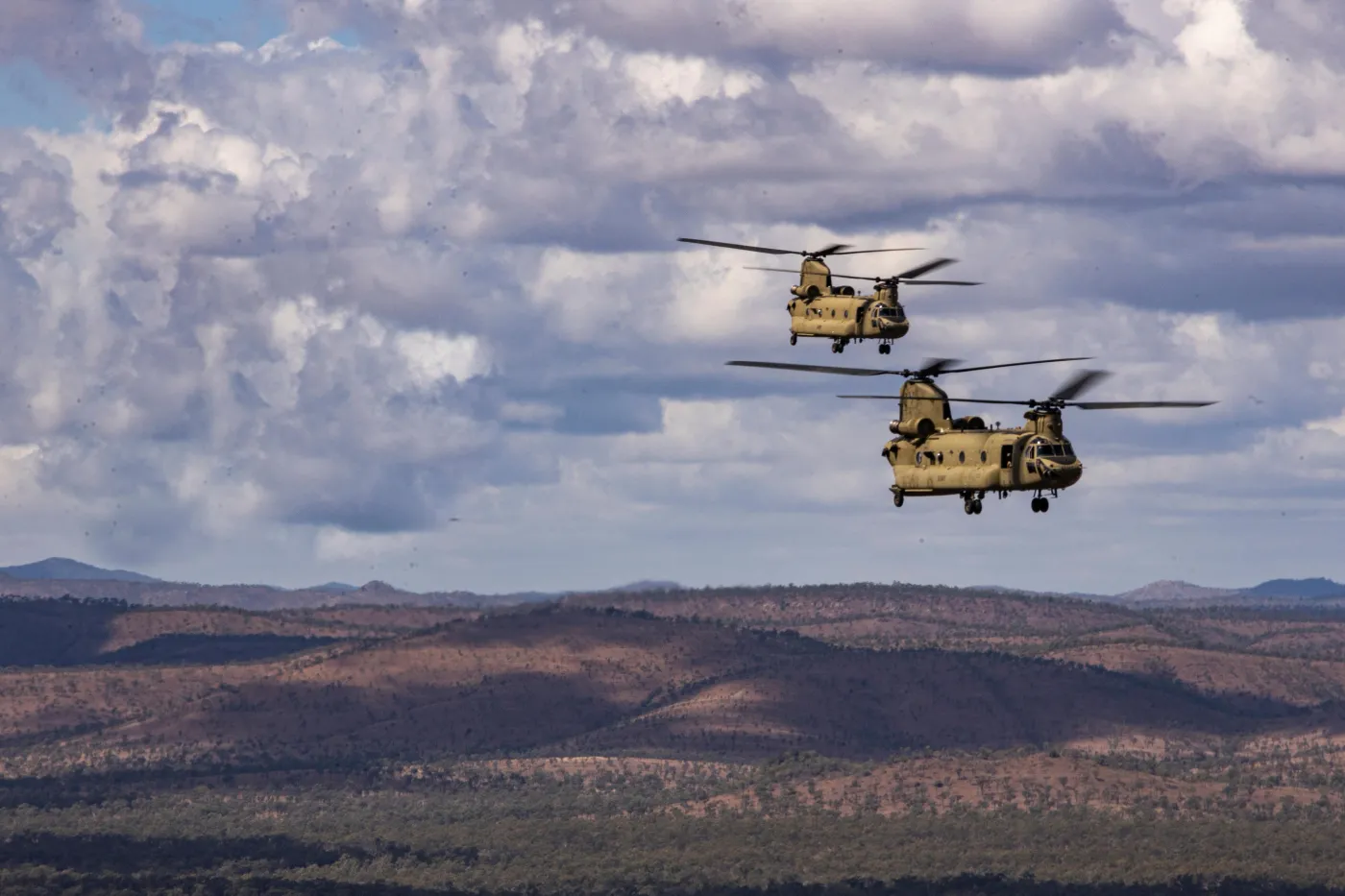 Dwa śmigłowce CH-47 Chinook z U.S. Marine Corps. Maszyny są bardzo chwalone przez użytkowników.
