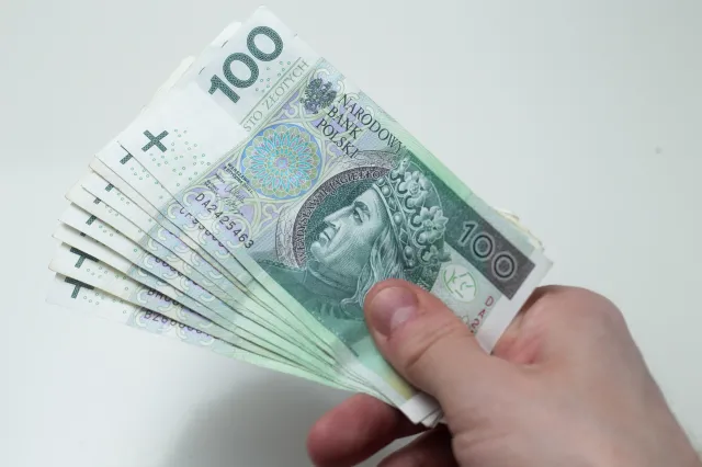 Specjalna emerytura z ZUS dla osób urodzonych w latach 1949-1969. Te dokumenty są kluczowe!