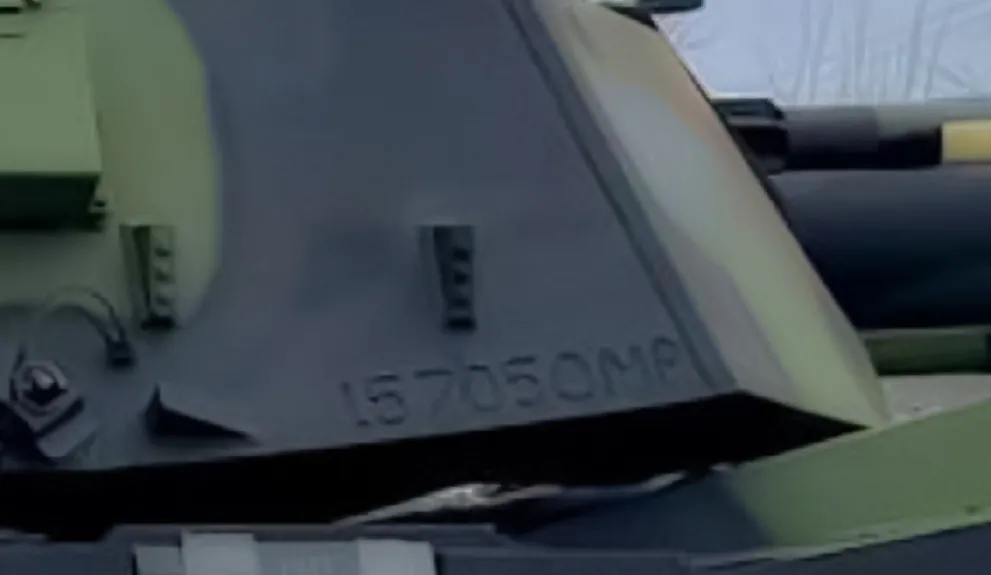 Oznaczenie na dostarczonych do Polski czołgach sugeruje zastosowanie najnowszych pancerzy NGAP (Next Generation Armor Package).