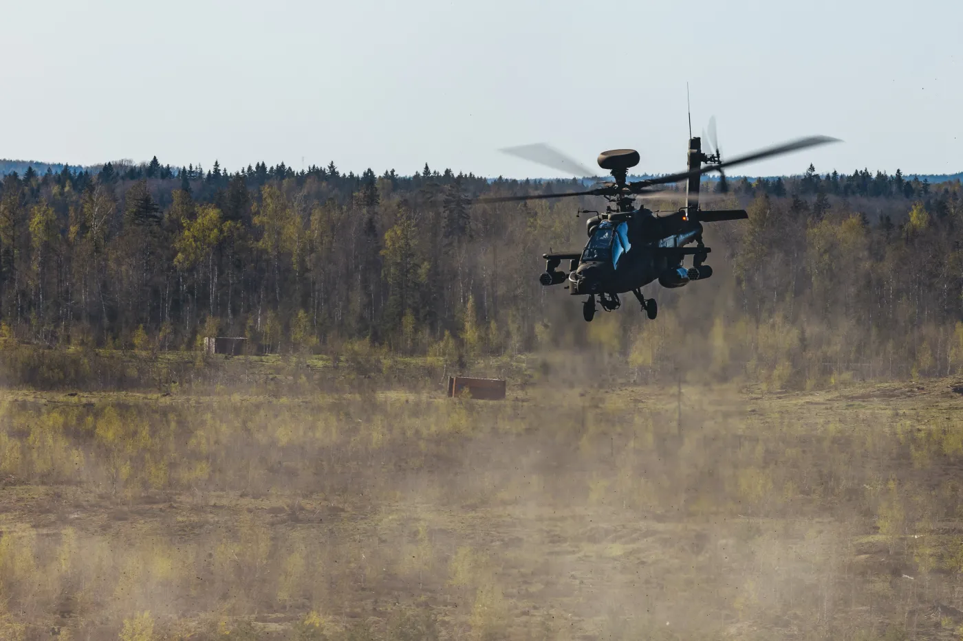 Wielka Brytania zamówiła 50 śmigłowców szturmowych AH-64E Apache. Dostawy rozpoczęły się w 2020 roku.