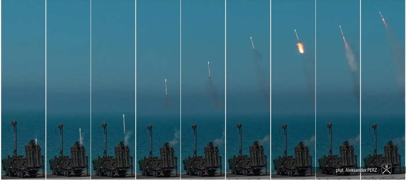 Zimny start pocisku CAMM. Zdjęcia wykonane w trakcie strzelania w na poligonie w Ustce w 2023 roku