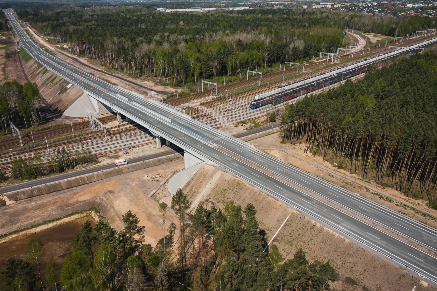 Wiadukt drogowy nad torami kolejowymi na obwodnicy Poręby i Zawiercia w ciągu drogi krajowej DK78