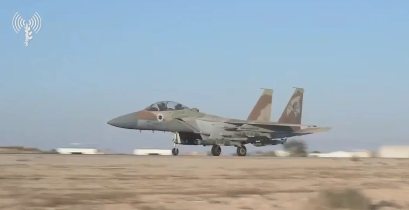 Izraelski F-15 startujący przed bombardowaniem pozycji Hezbollahu