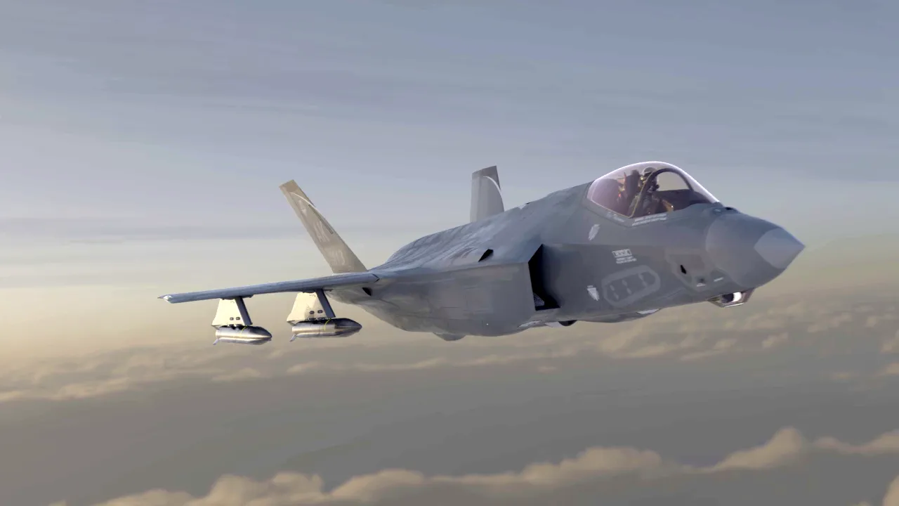 Wizualizacja przedstawiająca pociski MAKO podwieszone pod skrzydłami F-35A. Samolot w tej wersji zabierze do sześciu pocisków (w tym dwa w wewnętrznych komorach).