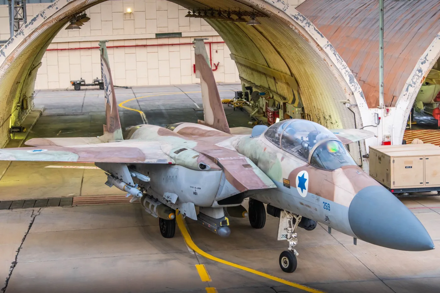 Izraelski F-15. Choć historia tego samolotu ma już kilkadziesiąt lat, to Izrael zdecydował się na zakup 50 nowych F-15EX (w tym 25 w ramach podstawowego zamówienia i 25 w ramach opcji).