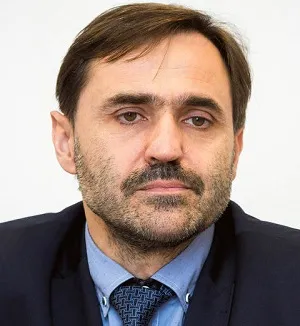 4389280-jerzy-frydlewicz-dyrektor-departamentu-informatyki-banku-polskiej-spoldzielczosci-odpowiedzialny-za-it-zrzeszonych-bankow.jpg
