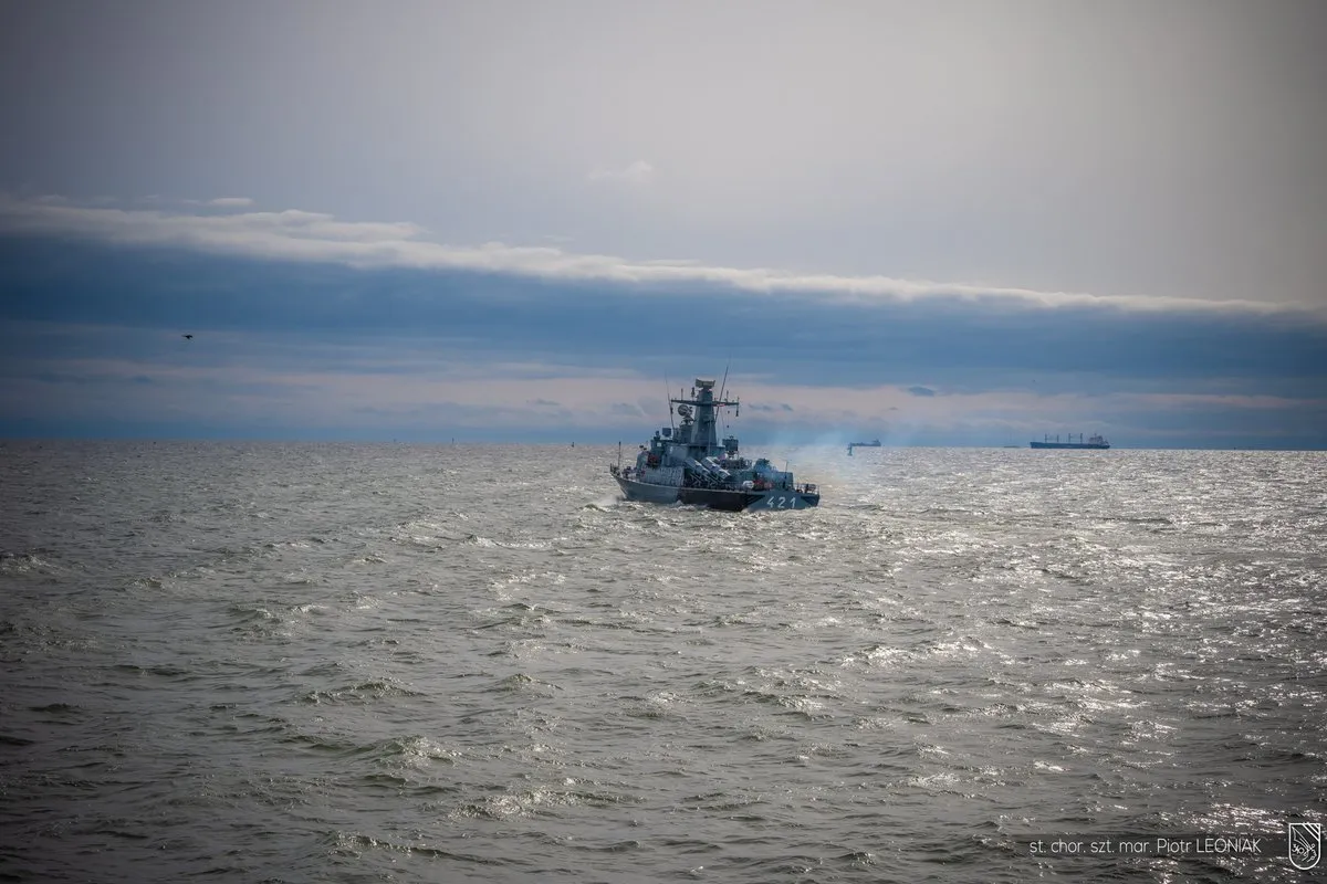 Okręt rakietowy ORP Orkan (421) jest jedną z trzech jednostek tego typu w Marynarce Wojennej. Wyposażony jest m.in. w przeciwokrętowe pociski manewrujące RBS15 Mk 3.