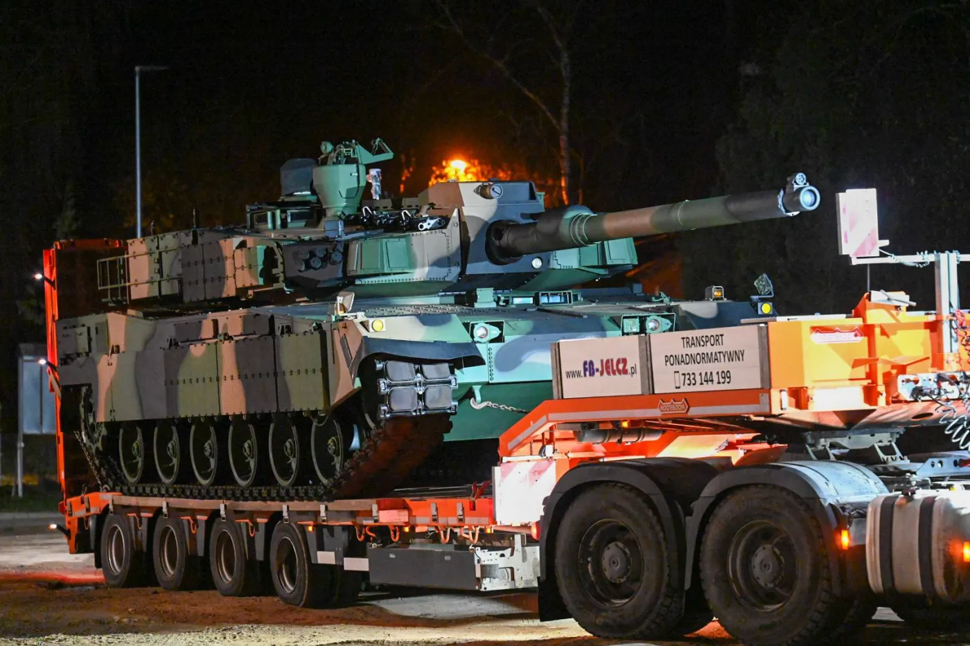 Czołgi K2 są lżejsze, a co za tym idzie, bardziej mobilne od Abramsów. To właśnie dlatego właśnie te wozy trafiły do znanej z mokradeł i jezior północno-wschodniej części kraju.