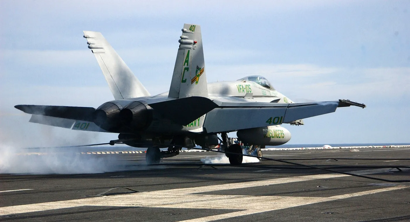 F-18 znów w wodzie! Trzeci myśliwiec USA stracony nad Morzem Czerwonym w krótkim czasie!